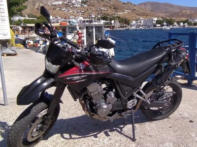 ΚΛΑΠΗΚΕ ΑΠΟ ΧΑΤΖΗΚΥΡΙΑΚΕΙΟ ΠΕΙΡΑΙΑ YAMAHA XT 660 MAYΡΗ Μηχανή- Καρπάθου 68
